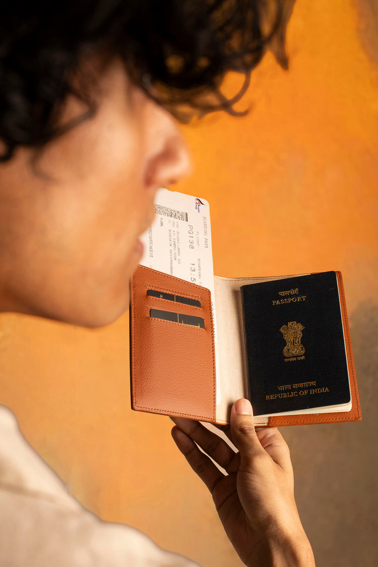 The Traveller Passport Case